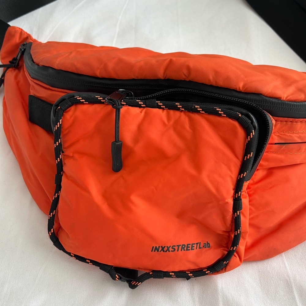 INXX Street Lab fanny pack 🧡